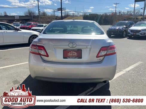 Used 2011 Toyota Camry LE w/ LE Extra-Value Pkg FWD image 6