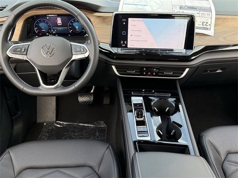New 2026 Volkswagen Atlas SE image 8