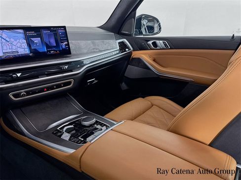 Used 2023 BMW X7 xDrive40i w/ M Sport Package image 25