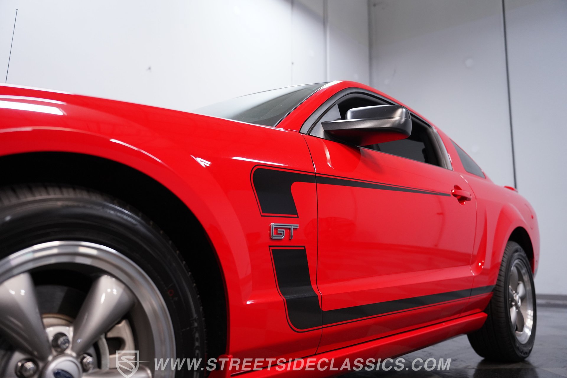 Used 2005 Ford Mustang GT RWD image 18
