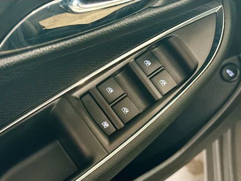 Used 2018 Chevrolet Cruze LT w/ Convenience Package FWD image 18