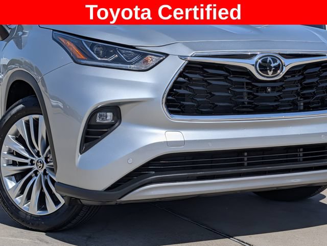 Used 2025 Toyota Highlander Platinum AWD/4WD image 3