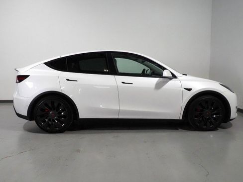 Used 2022 Tesla Model Y Performance image 6