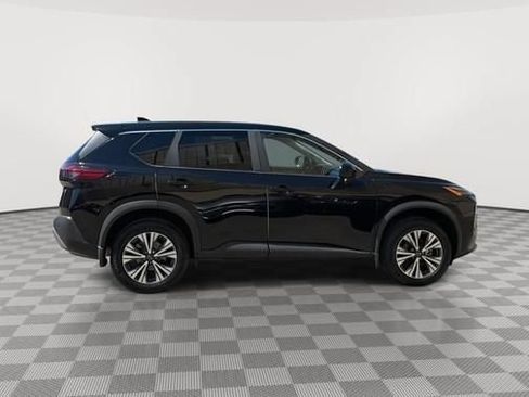 Used 2023 Nissan Rogue SV AWD/4WD image 2