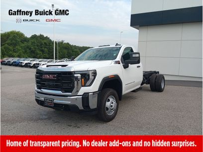 New 2026 GMC Sierra 3500 Pro w/ Convenience Package