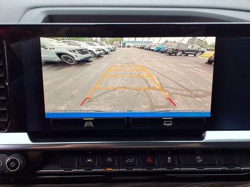 Used 2022 Chevrolet Silverado 1500 RST AWD/4WD image 5