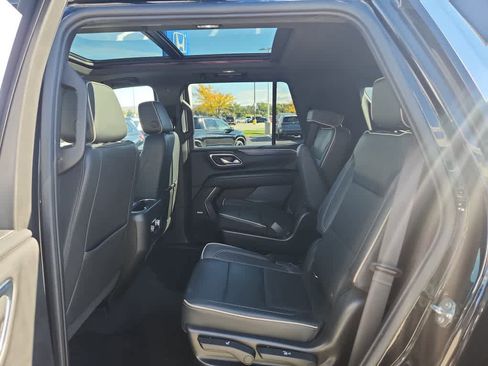 Used 2022 GMC Yukon SLT w/ SLT Luxury Package image 14