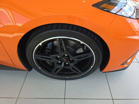 Used 2023 Chevrolet Corvette Stingray Premium Conv w/ Z51 Performance Package RWD image 2