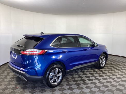 Used 2024 Ford Edge SEL w/ Convenience Package AWD/4WD image 2