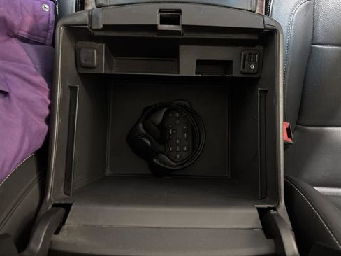 Used 2015 Chevrolet Suburban LTZ image 14