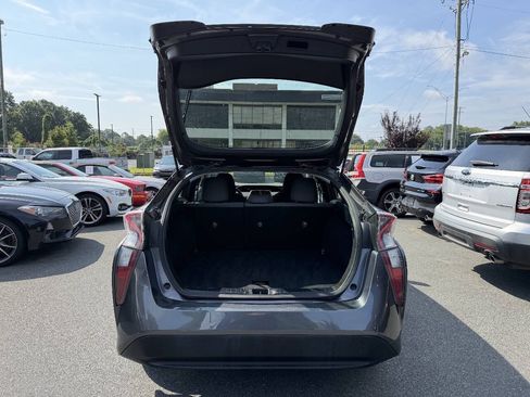 Used 2016 Toyota Prius Two FWD image 11
