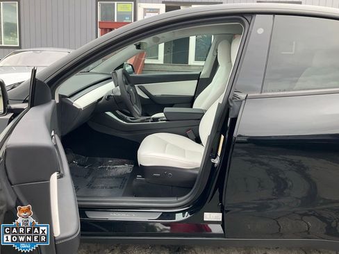 Used 2021 Tesla Model Y Long Range image 14