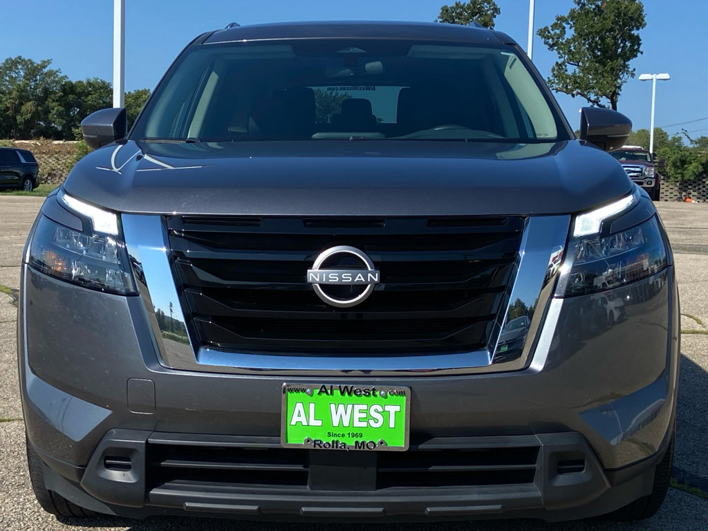 Used 2024 Nissan Pathfinder SV AWD/4WD image 8