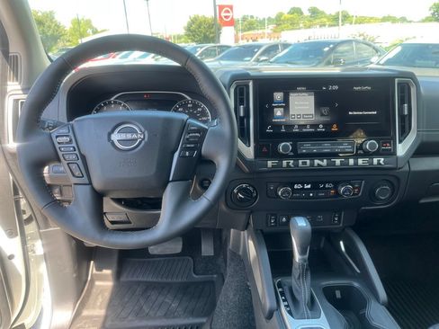 Certified 2026 Nissan Frontier SV w/ All-Weather Content Package AWD/4WD image 24