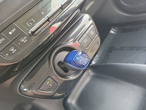 Used 2018 Toyota Prius Four image 27