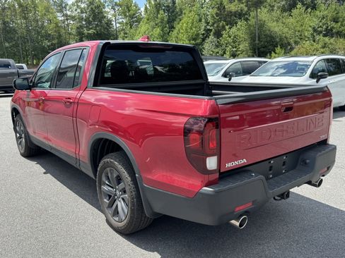 Used 2024 Honda Ridgeline Sport image 7