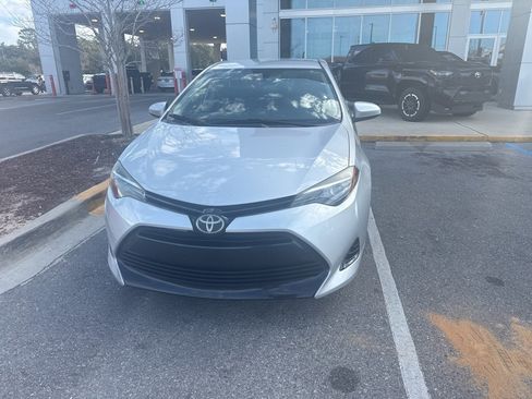 Used 2017 Toyota Corolla LE image 2