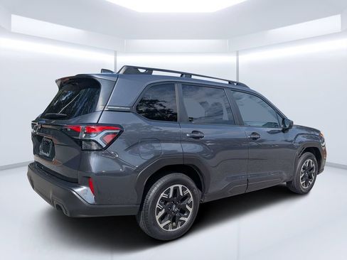 Certified 2025 Subaru Forester Premium w/ Convenience Package #1 AWD/4WD image 3