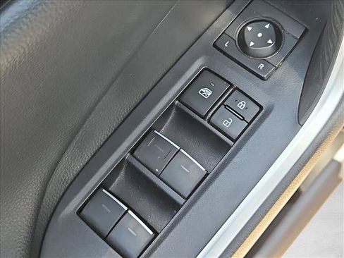 Used 2023 Toyota RAV4 XSE AWD/4WD image 12