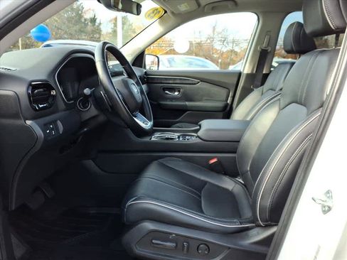 Used 2023 Honda Pilot Elite image 11