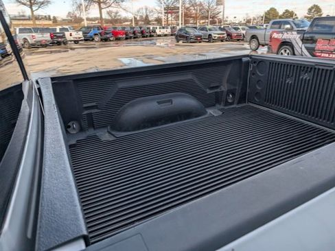 Used 2017 RAM 1500 Classic SLT image 21