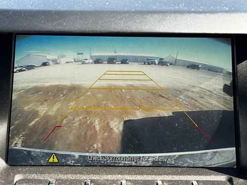 Used 2017 Chevrolet Equinox Premier w/ Enhanced Convenience Package image 4