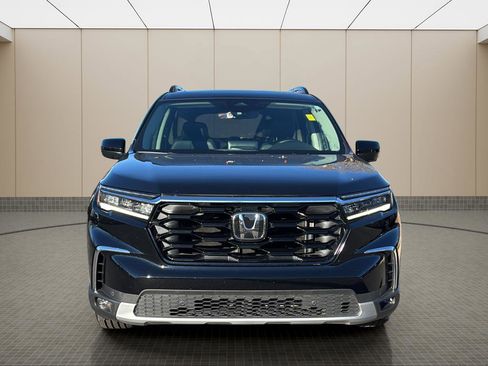 Used 2023 Honda Pilot Touring image 8