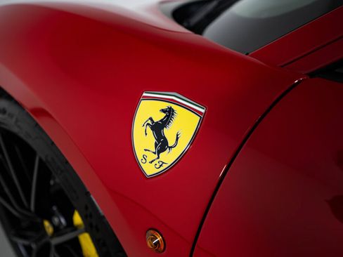 Used 2019 Ferrari 488 Pista Coupe RWD image 16