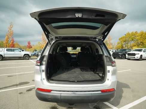 Used 2021 Jeep Grand Cherokee L Limited image 17