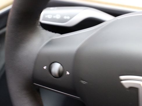 Used 2023 Tesla Model Y Long Range image 43