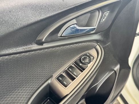 Used 2024 Chevrolet Malibu LT image 14