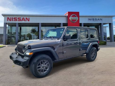 Used 2024 Jeep Wrangler Unlimited Sport AWD/4WD image 5