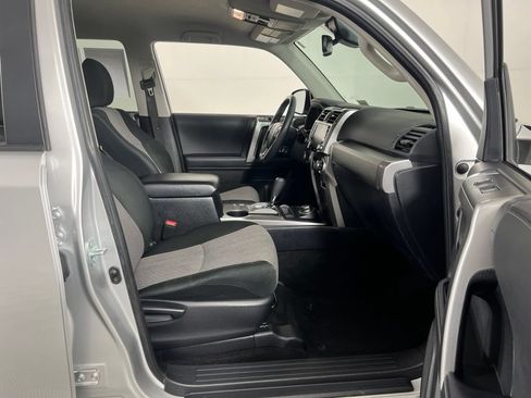 Used 2021 Toyota 4Runner SR5 AWD/4WD image 5