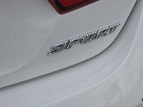 Used 2018 Honda Accord Sport image 19