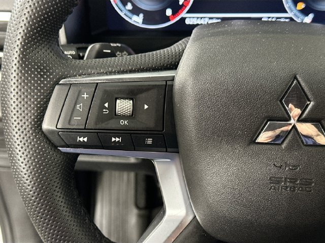 Used 2024 Mitsubishi Outlander SE Black Edition AWD/4WD image 21