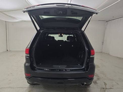 Used 2020 Jeep Grand Cherokee Altitude image 28