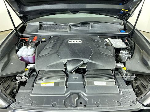 Used 2025 Audi Q8 Premium Plus w/ Premium Plus Package image 27