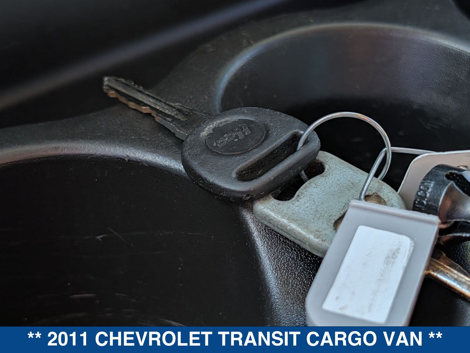 Used 2011 Chevrolet Express 2500 RWD image 27