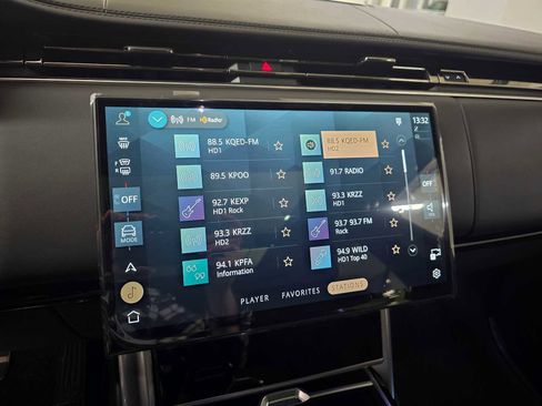 New 2026 Land Rover Range Rover SE image 28