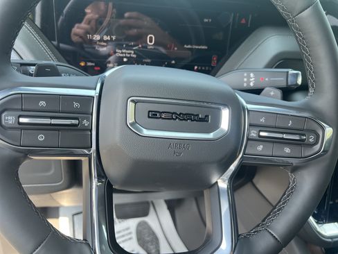 New 2026 GMC Yukon Denali AWD/4WD image 9