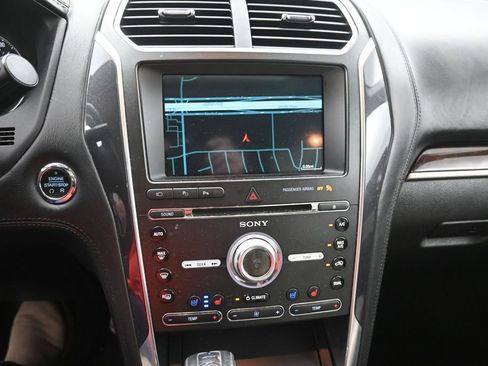 Used 2017 Ford Explorer Platinum AWD/4WD image 27
