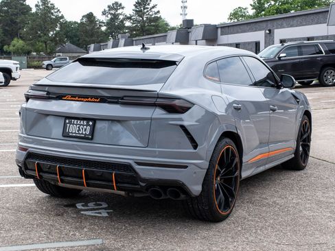 Used 2020 Lamborghini Urus AWD/4WD image 10