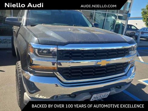 Used 2018 Chevrolet Silverado 1500 LT RWD image 1