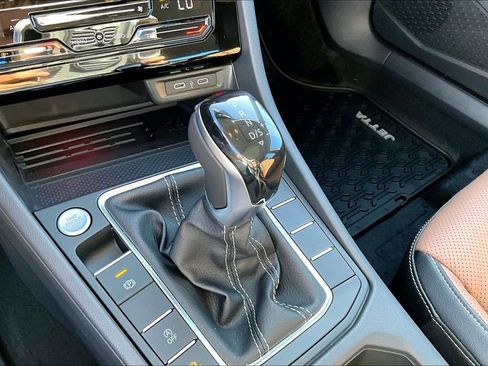 New 2026 Volkswagen Jetta SEL FWD image 28