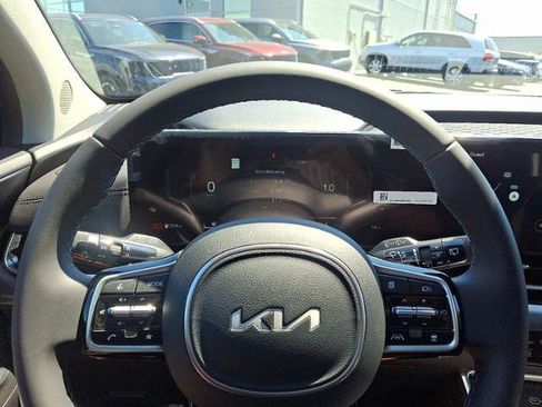 New 2026 Kia Carnival SX w/ SX Dark Edition Package image 9