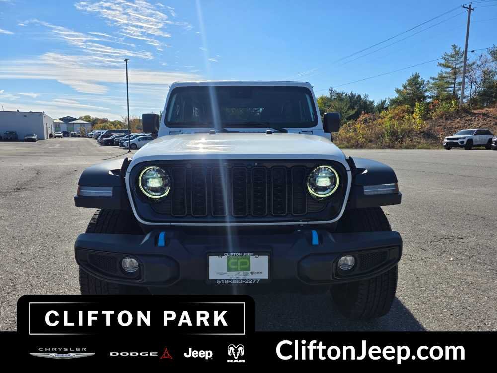 Used 2024 Jeep Wrangler Unlimited AWD/4WD image 2