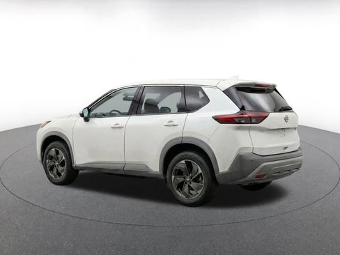 Used 2025 Nissan Rogue SV AWD/4WD image 5