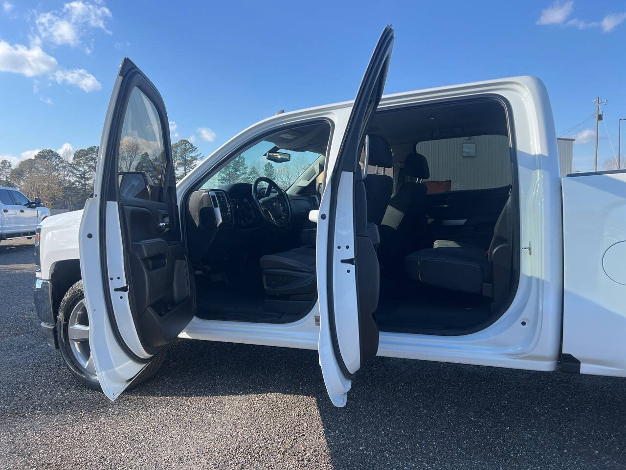 Used 2018 Chevrolet Silverado 1500 LT w/ Texas Edition RWD image 7