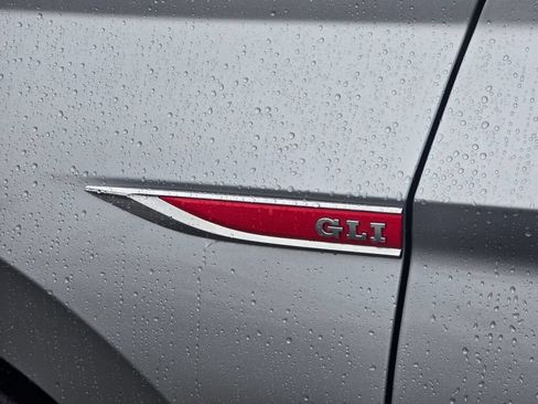 Used 2019 Volkswagen Jetta GLI FWD image 13
