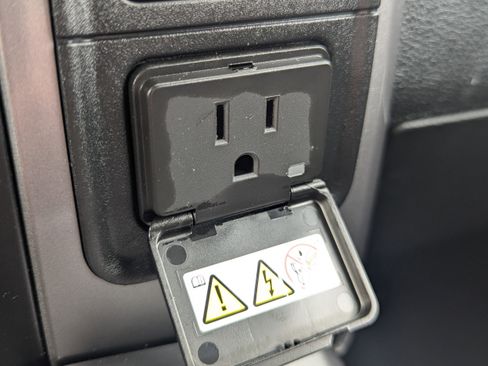 Used 2023 RAM 1500 Classic Warlock image 14